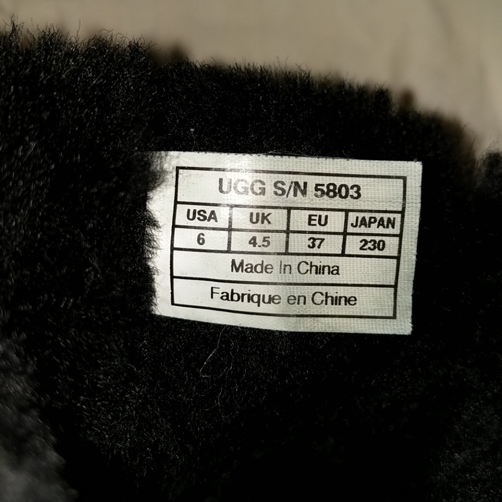 UGG Bailey Button - Picture 8 of 8